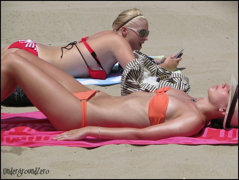 Chicas con calor en bikini (944 fotos)