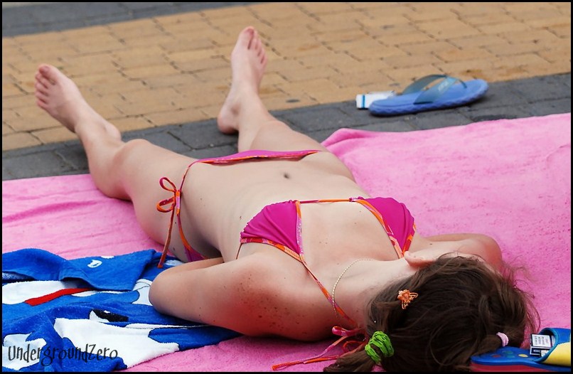 Chicas con calor en bikini (944 fotos)