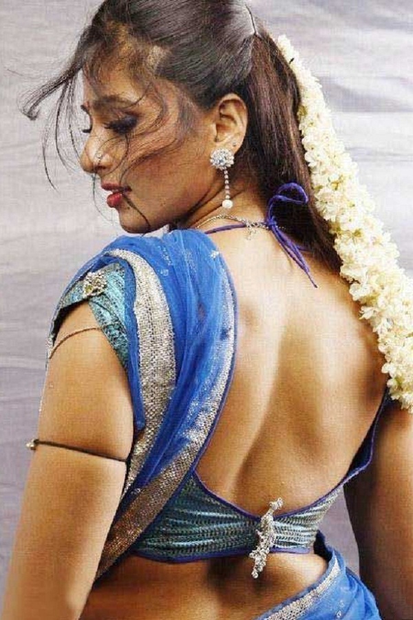 Anushka Shetty Hot in Saree#3 7 images AcerO2gz