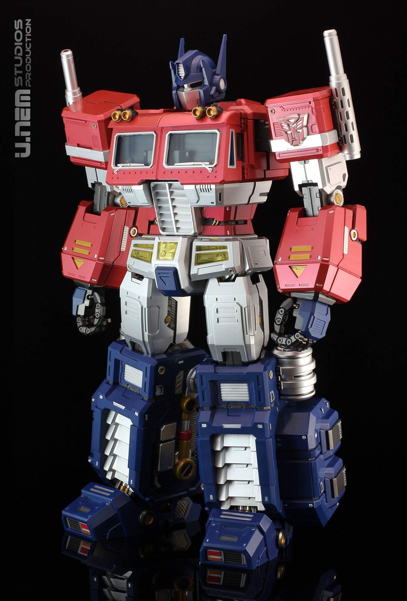 Figurines Transformers G1 (articulé, non transformable) ― Par ThreeZero, R.E.D, Super7, Toys Alliance, etc - Page 4 DwWkTXIn