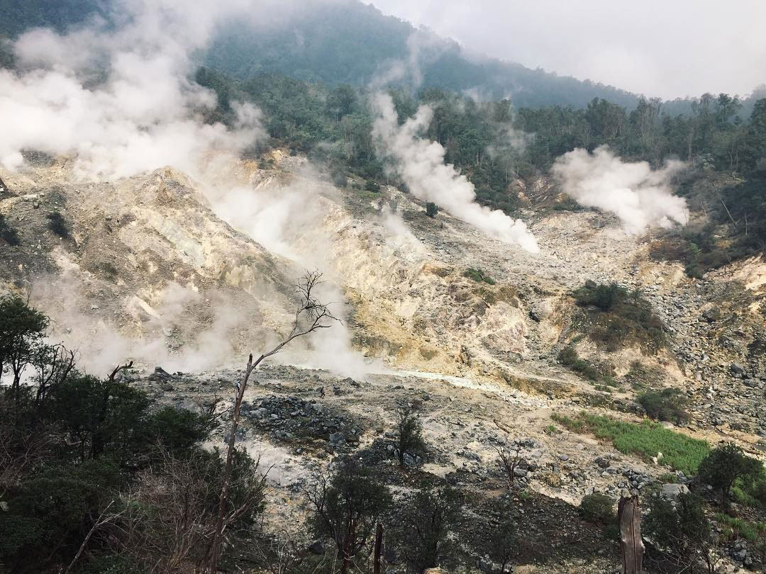 Wisata Bogor: Pendakian ke Kawah Ratu Taman Nasional Gunung Halimun Salak