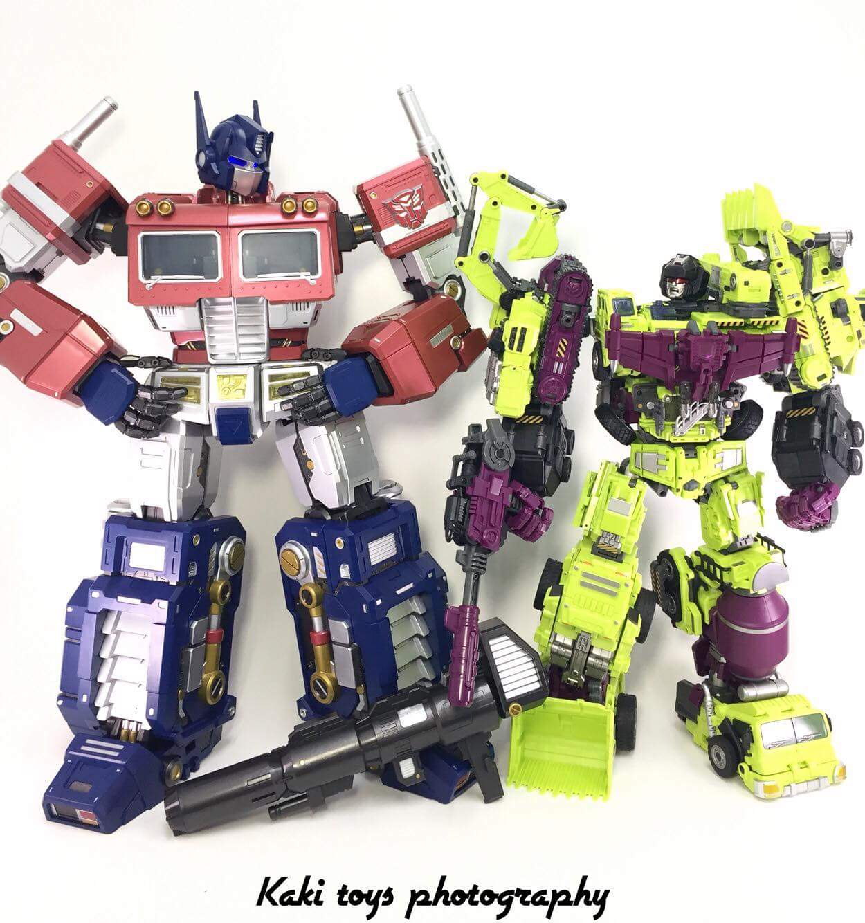 Figurines Transformers G1 (articulé, non transformable) ― Par ThreeZero, R.E.D, Super7, Toys Alliance, etc - Page 4 W0dtvWjG